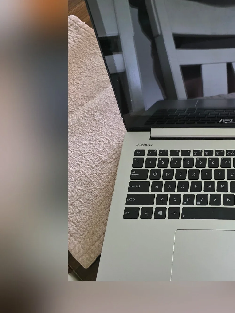 ​ASUS S400C Touchscreen Ultrabook/Laptop with Charger – Excellent Very Light Use